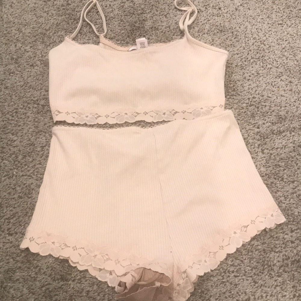 Blush Victoria’s Secret sleep set